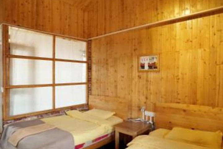 Room 4 of 7