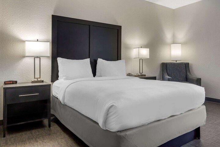 2 Queen Beds (3 of 23)
