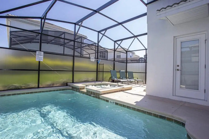 Pool 18 of 32