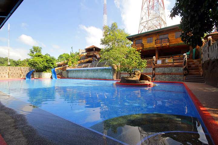 Hotel with Pool