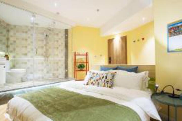 Room 5 of 7