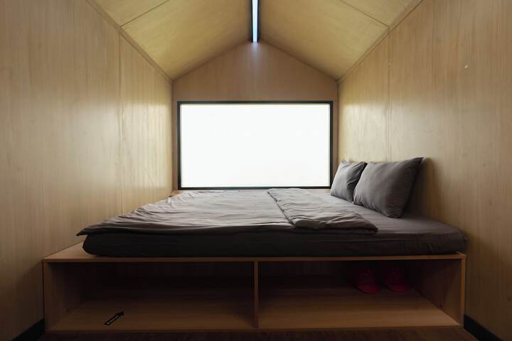 Room 12 of 34