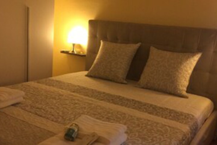 Room 32 of 44