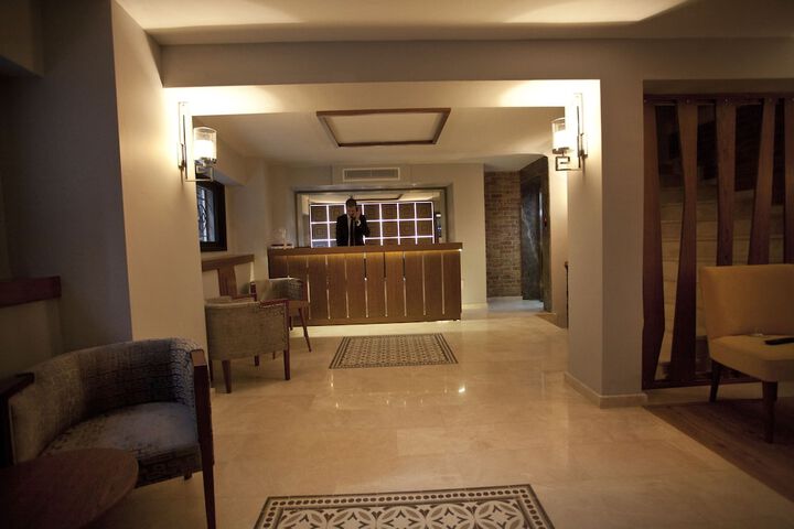 Guest Lobby