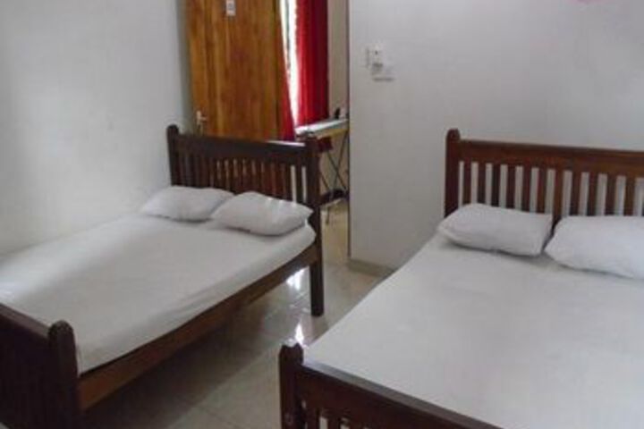 Room 4 of 15