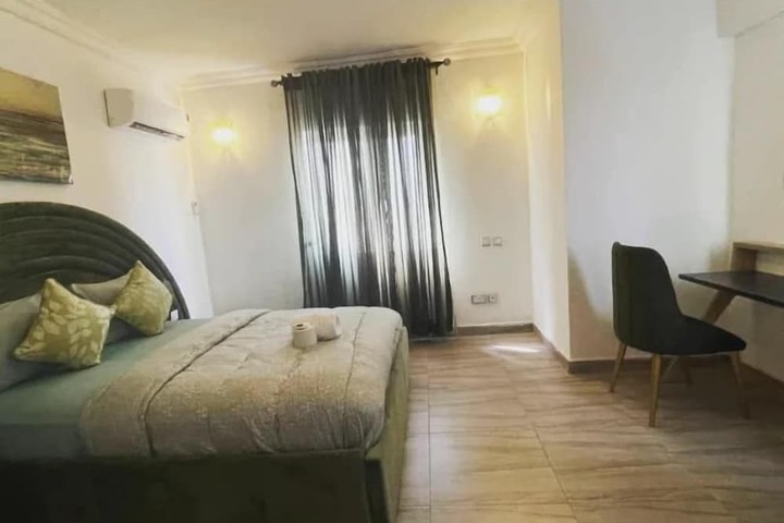 Room 15 of 34