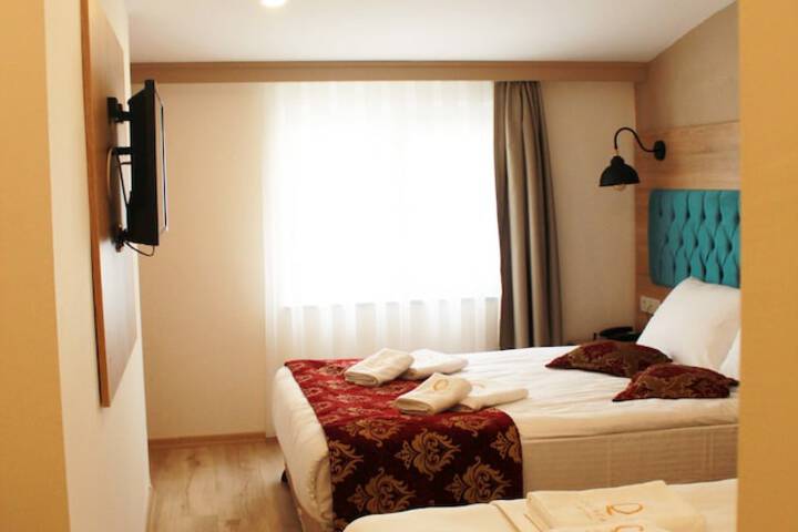 Room 33 of 46