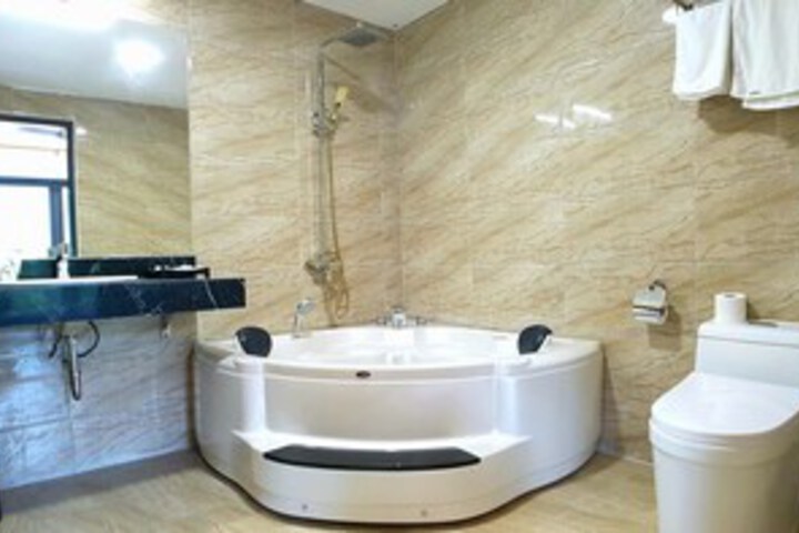 Room 3 of 23