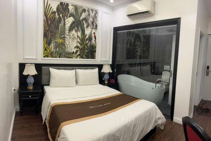 Room 9 of 27