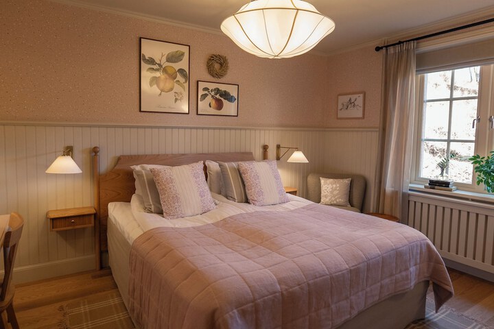 Room 8 of 42