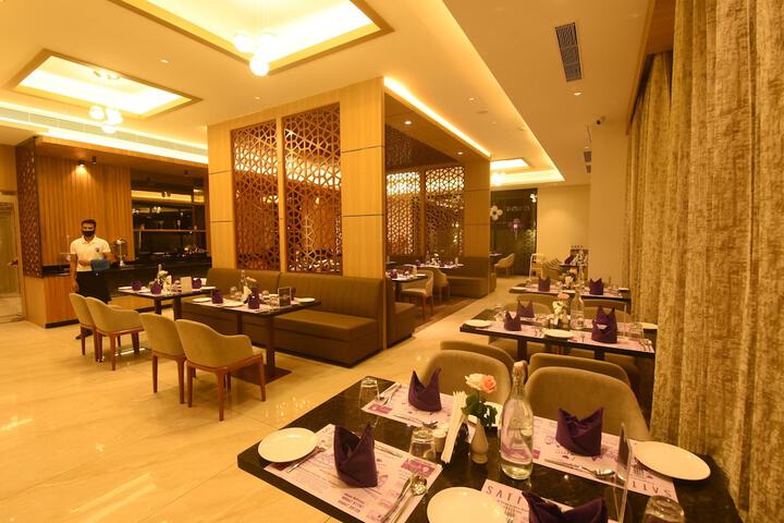 Dining 28 of 38