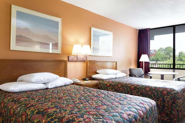 1 King Bed (9 of 13)
