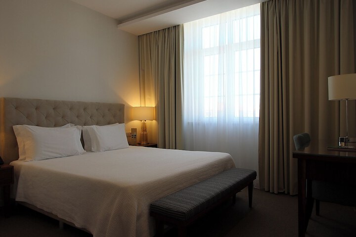 Room 27 of 80