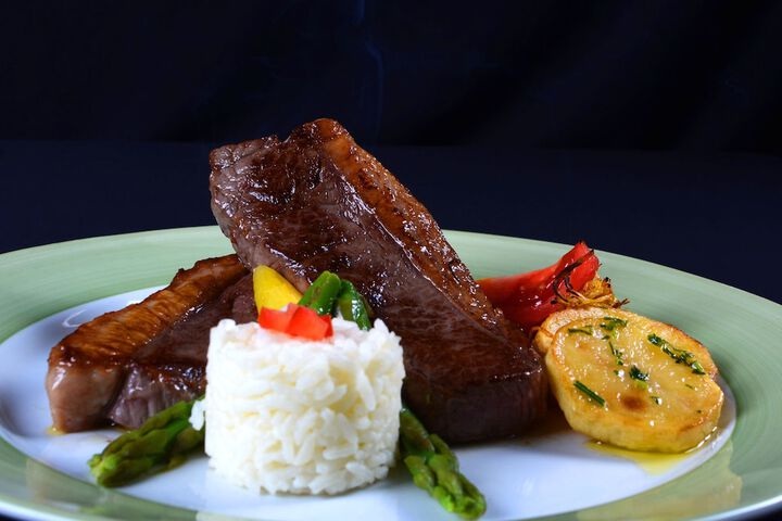 Dining 72 of 139