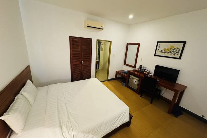 Room 34 of 140