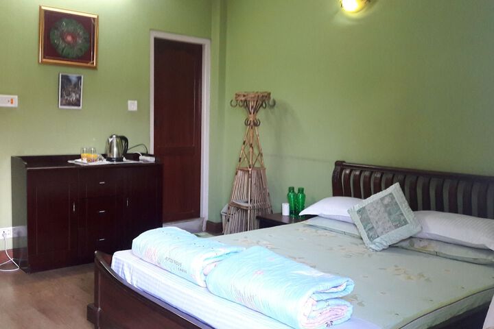 Room 5 of 7