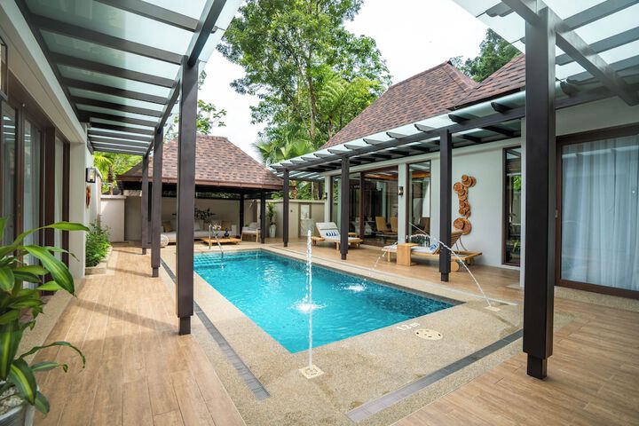 Pool Hotel