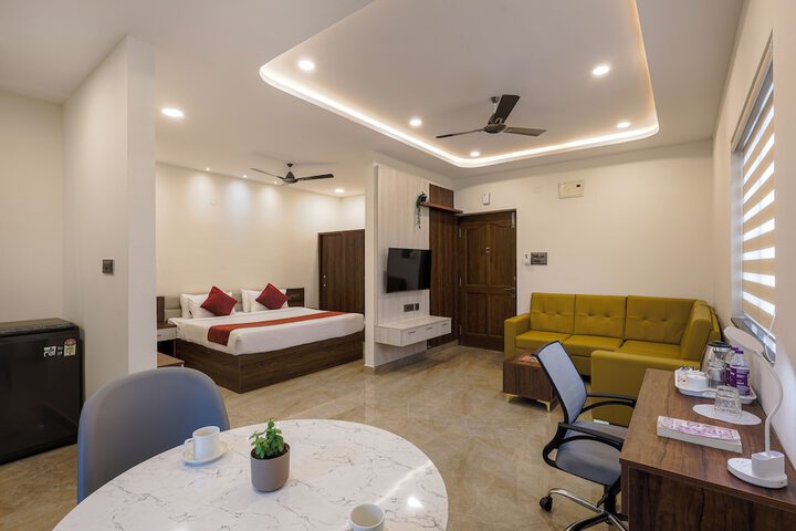Room 13 of 42