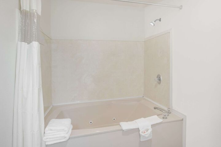 Room 13 of 15