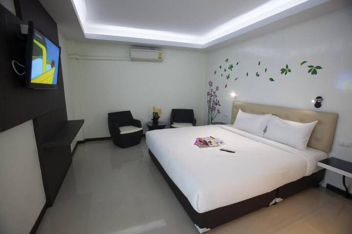 Room 12 of 34