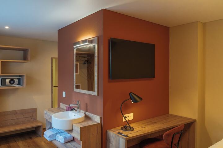 Room 51 of 125