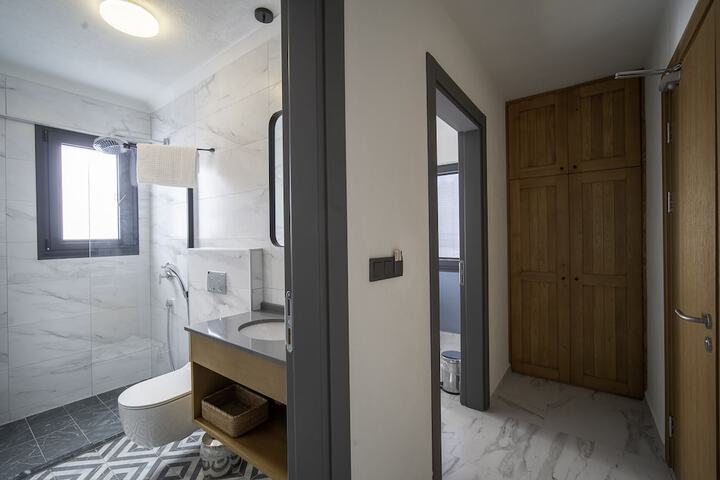 Room 22 of 28