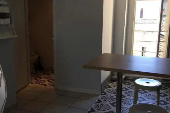 Room 9 of 13