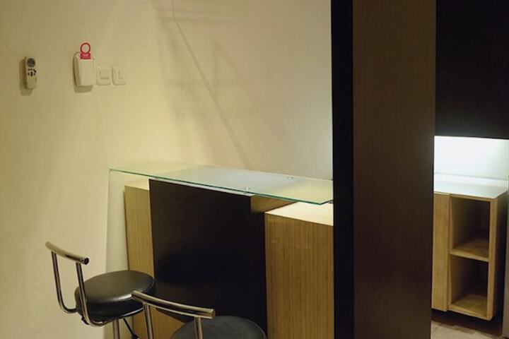 Room 16 of 44