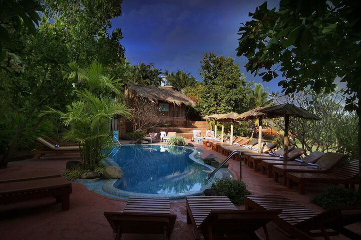 Pools & Facilities