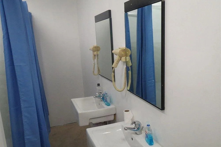 Room 5 of 6