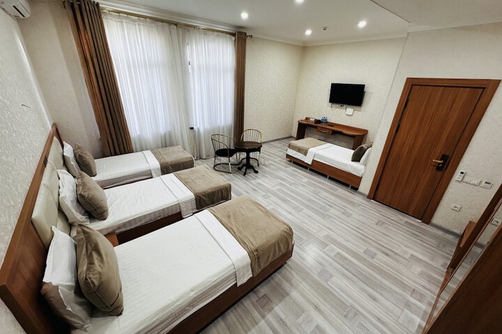 Room 5 of 17