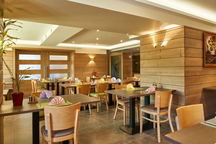Dining Photos