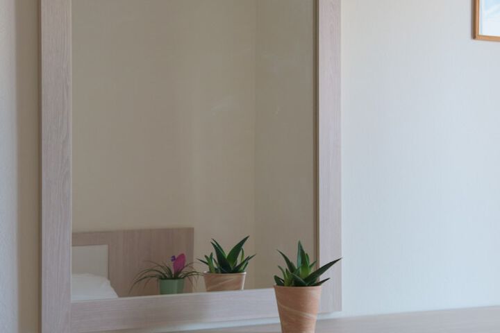 Room 12 of 27