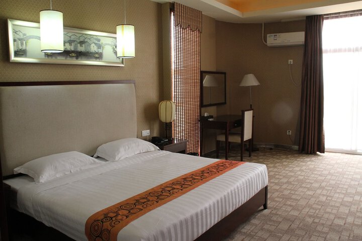 Room 12 of 48