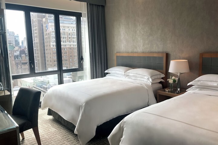 Room 35 of 86