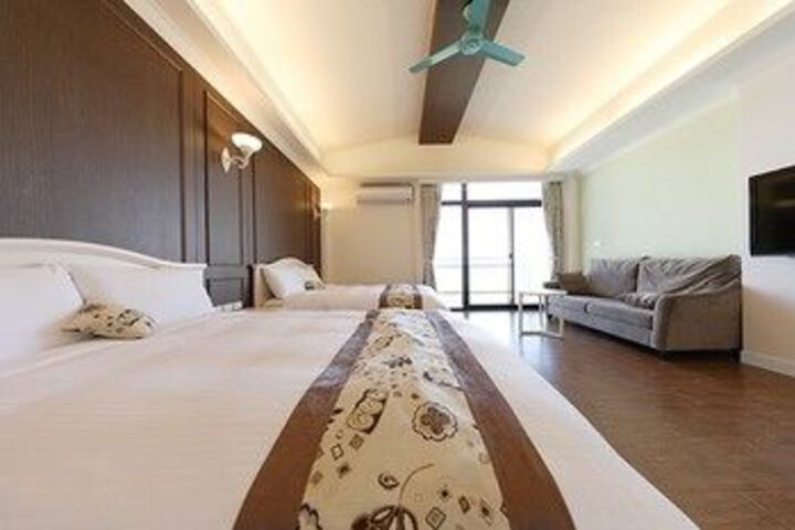 Room 11 of 26