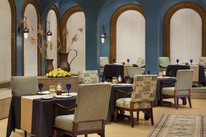Dining 45 of 61