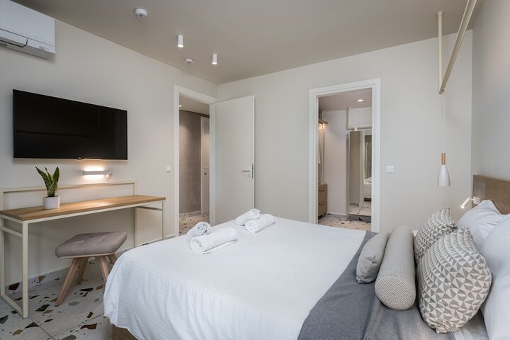 Room 21 of 236