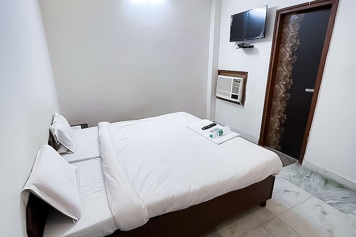 Room 9 of 28