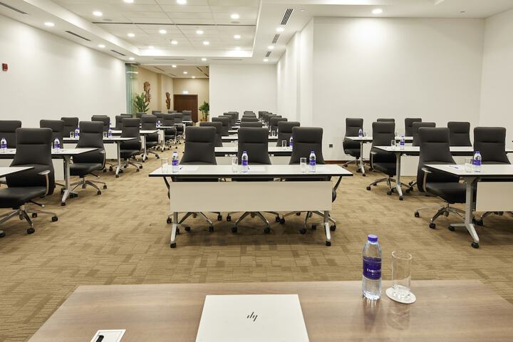 Business Center 65 of 77