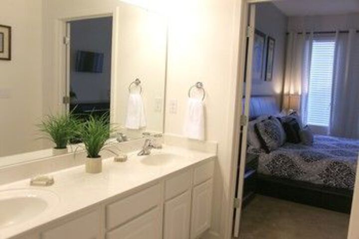 Room 3 of 18