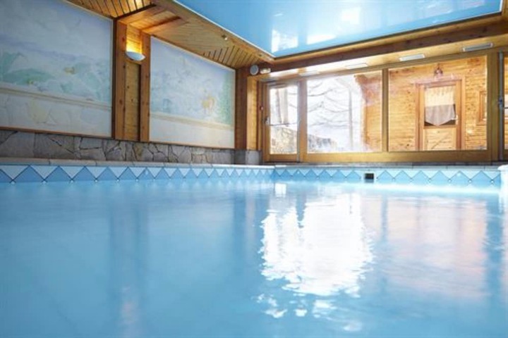 Pools & Facilities