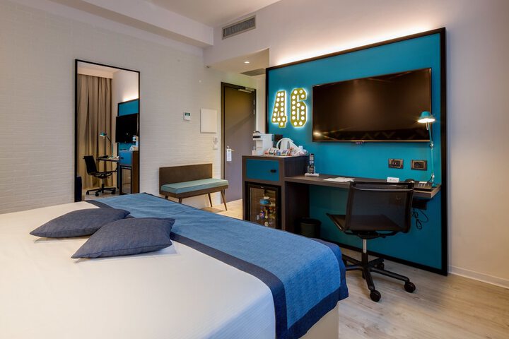 Room 26 of 65
