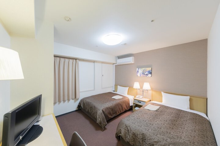 Room 5 of 31