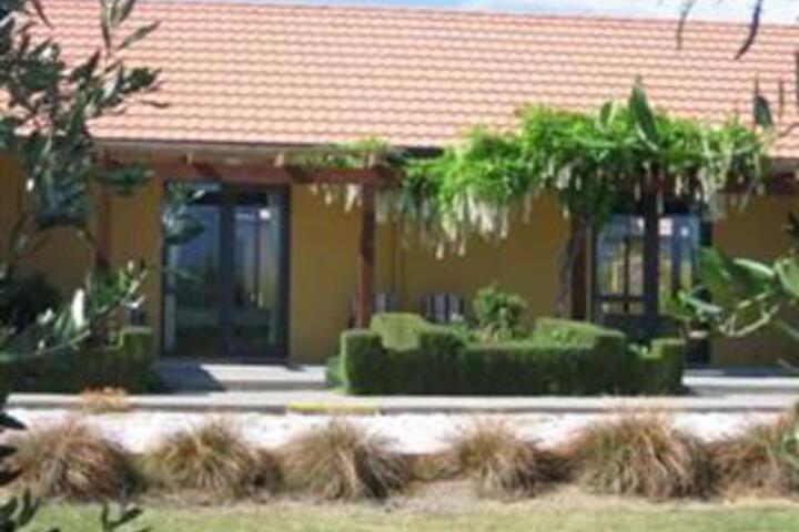 Riverstone Lodge