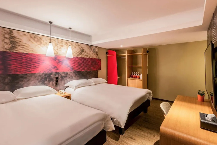 ibis Taipei Jianguo North Road Hotel