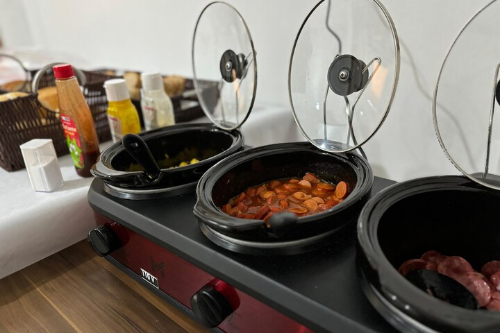Breakfast/Coffee Service 18 of 24
