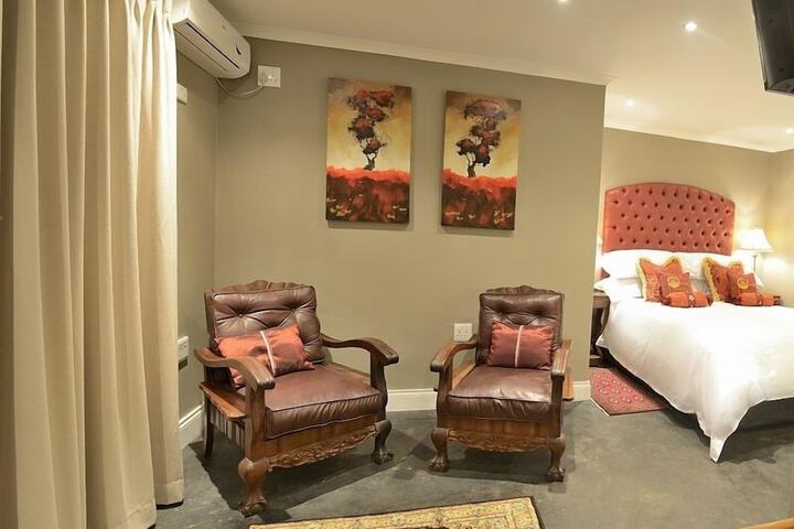 Room 6 of 37