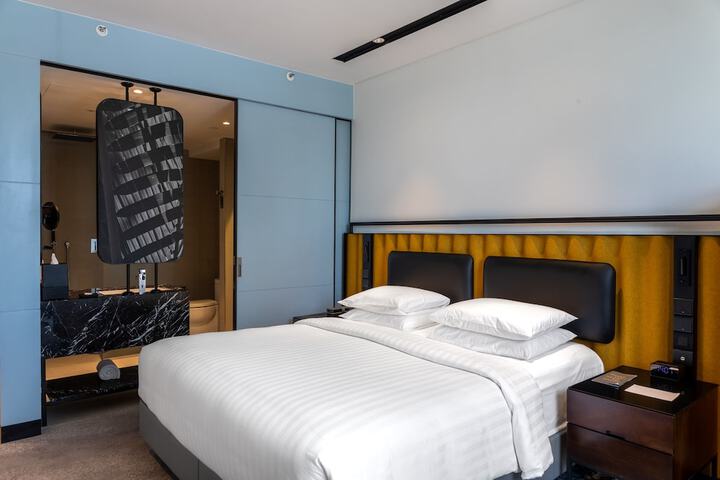 Room 40 of 95