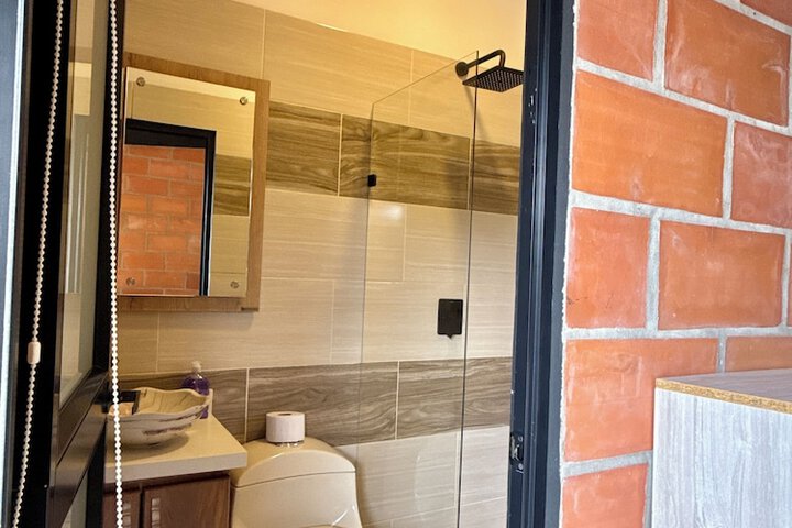 Room 10 of 21